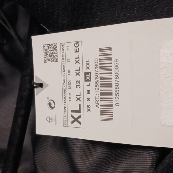 Zara size XLarge women's black wool blend coat. - Picture 17 of 17